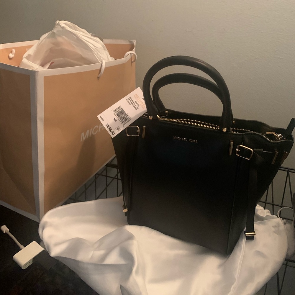 SM. MICHAEL KORS MESSENGER BAG